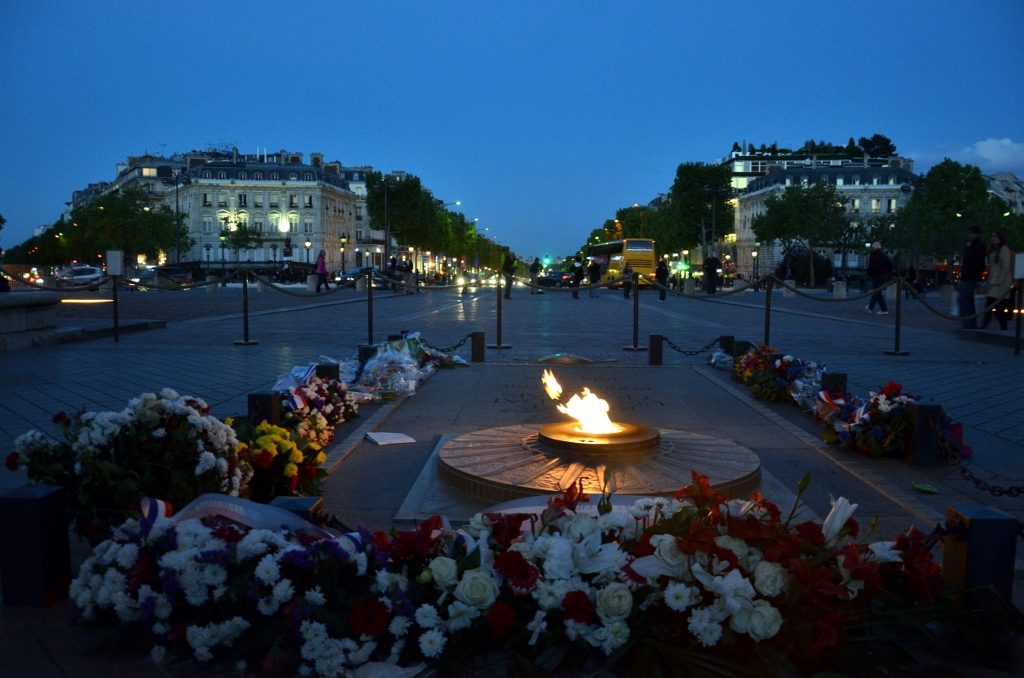 Eeuwige vlam en Champs-Elysées